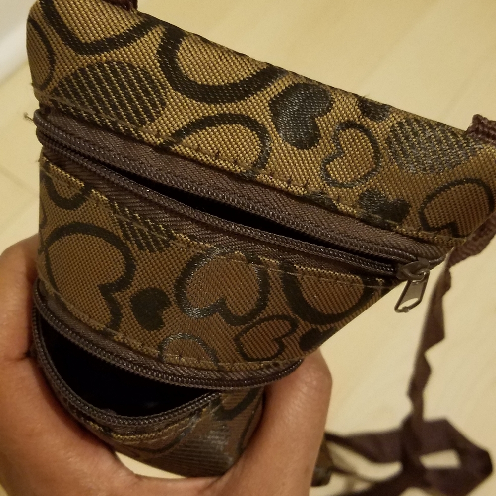XoXo Wallet on a String